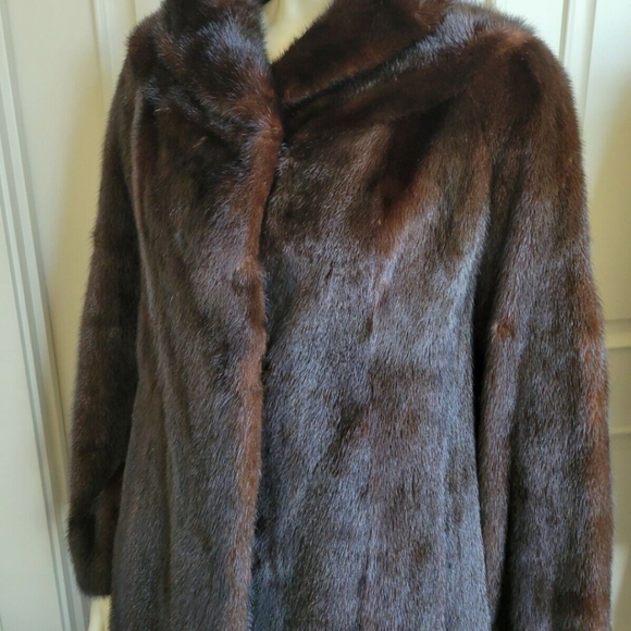 Vintage Chocolate Brown Faux Fur Hip Length Coat Jacket sz M Beautiful💐💯 - Picture 5 of 7